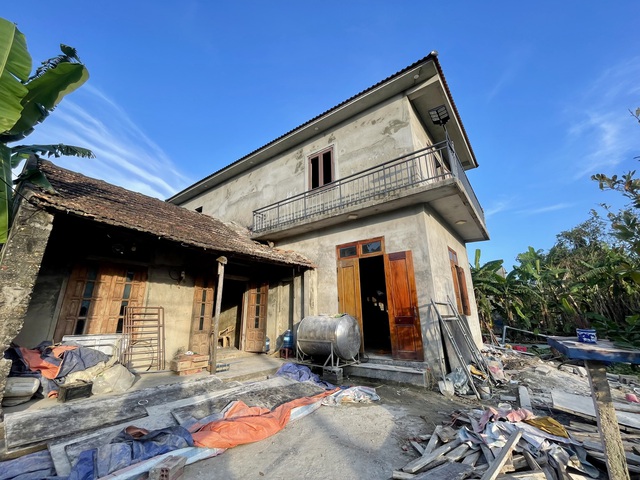 Kết chuyển tấm l&ograve;ng bạn đọc đến cậu b&eacute; li&ecirc;n tiếp mất mẹ v&agrave; b&agrave;, sống c&ugrave;ng người cậu tật nguyền - Ảnh 3.