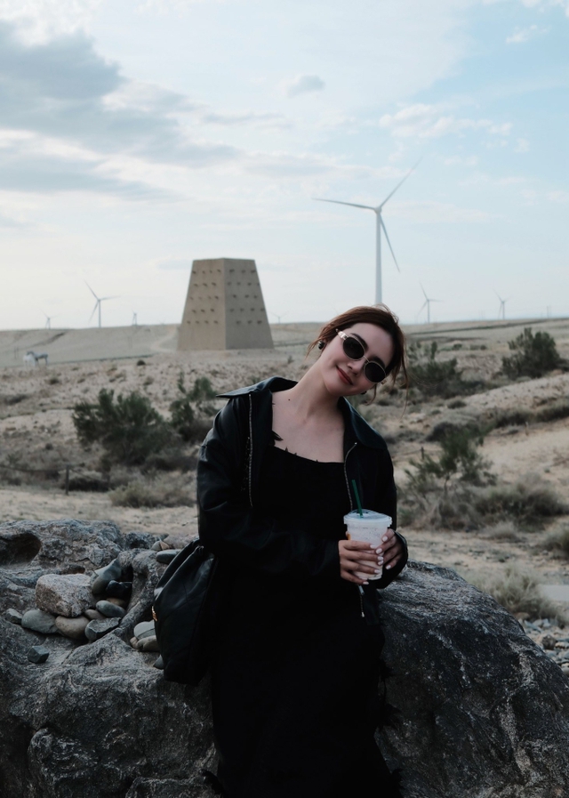 Nữ tổng tài Phan Minh Huyền tỏa sáng trong cách em 1 milimet và cuộc sống độc thân - Ảnh 13. Nữ tổng tài Phan Minh Huyền tỏa sáng trong cách em 1 milimet và cuộc sống độc thân - Ảnh 13.