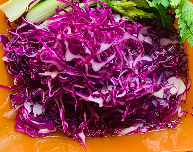 Loại rau đang v&agrave;o m&ugrave;a chợ Việt cực sẵn, gi&aacute; rẻ m&agrave; chế biến được nhiều m&oacute;n tốt cho xương khớp, &ldquo;h&uacute;t mỡ tốt&rdquo; v&agrave; l&agrave;m chậm l&atilde;o h&oacute;a - Ảnh 3.