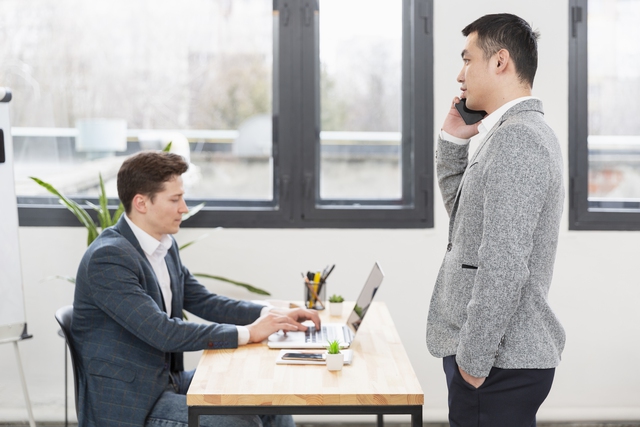 Một c&acirc;u hỏi của sếp, 2 c&acirc;u trả lời của người EQ thấp v&agrave; người EQ cao quyết định 2 số phận nơi c&ocirc;ng sở - Ảnh 1.