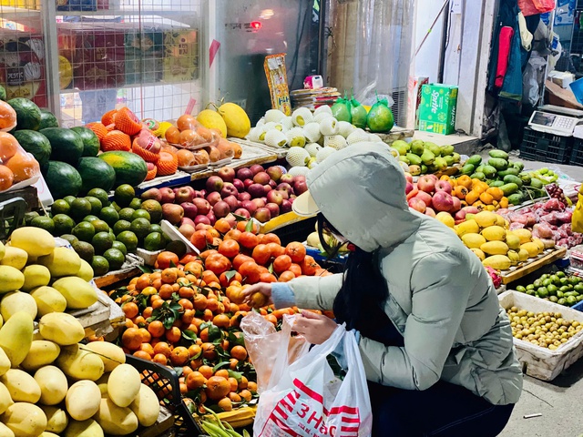 Một loại cam Việt giúp tăng đề kháng đang bán đầy chợ giá chỉ vài nghìn đồng/kg - Ảnh 2. Một loại cam Việt giúp tăng đề kháng đang bán đầy chợ giá chỉ vài nghìn đồng/kg - Ảnh 2.