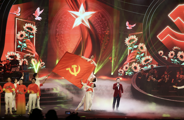 Chương tr&igrave;nh nghệ thuật ' với Đảng vẹn to&agrave;n niềm tin y&ecirc;u ' đầy cảm x&uacute;c v&agrave; &yacute; nghĩa - Ảnh 5.