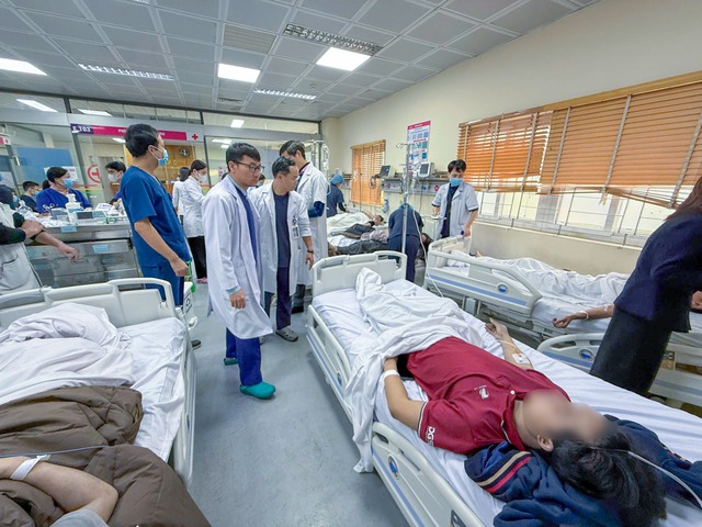 Tình trạng sức khỏe ban đầu của 15 trường hợp vụ cháy ngõ 82 Trần Cung, Hà Nội - Ảnh 1. Tình trạng sức khỏe ban đầu của 15 trường hợp vụ cháy ngõ 82 Trần Cung, Hà Nội - Ảnh 1.