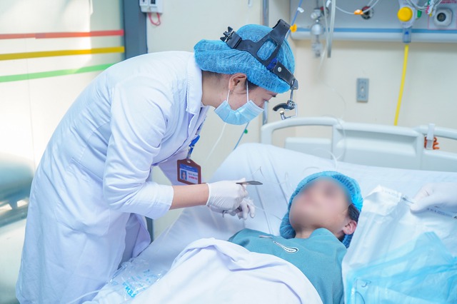 Tình trạng sức khỏe ban đầu của 15 trường hợp vụ cháy ngõ 82 Trần Cung, Hà Nội - Ảnh 8. Tình trạng sức khỏe ban đầu của 15 trường hợp vụ cháy ngõ 82 Trần Cung, Hà Nội - Ảnh 8.