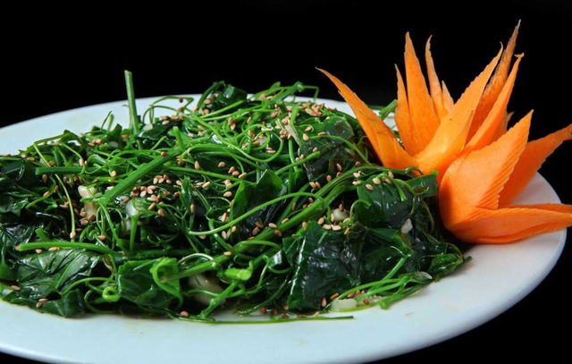 C&acirc;y rau từng bị coi l&agrave; cỏ dại, nay 'l&ecirc;n đời' th&agrave;nh 'đặc sản': Chuy&ecirc;n gia n&oacute;i g&igrave; về loại rau n&agrave;y? - Ảnh 2.