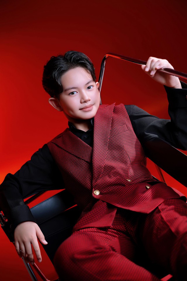 Phan Hiển 'giật m&igrave;nh' v&igrave; sự cao lớn của con trai 10 tuổi - Ảnh 6.