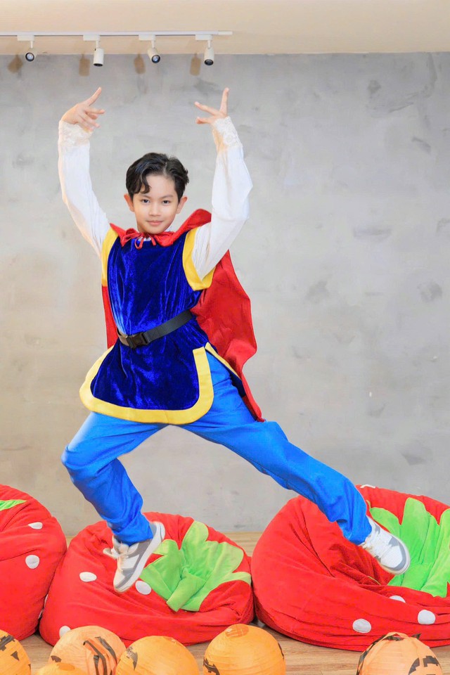 Phan Hiển 'giật m&igrave;nh' v&igrave; sự cao lớn của con trai 10 tuổi - Ảnh 8.