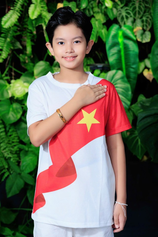 Phan Hiển 'giật m&igrave;nh' v&igrave; sự cao lớn của con trai 10 tuổi - Ảnh 9.