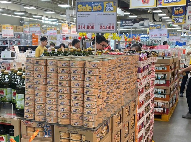 Siêu thị gỡ bỏ sản phẩm Đồ hộp Hạ Long và nguy cơ ảnh hưởng đến pate cột đèn - Ảnh 1. Siêu thị gỡ bỏ sản phẩm Đồ hộp Hạ Long và nguy cơ ảnh hưởng đến pate cột đèn - Ảnh 1.