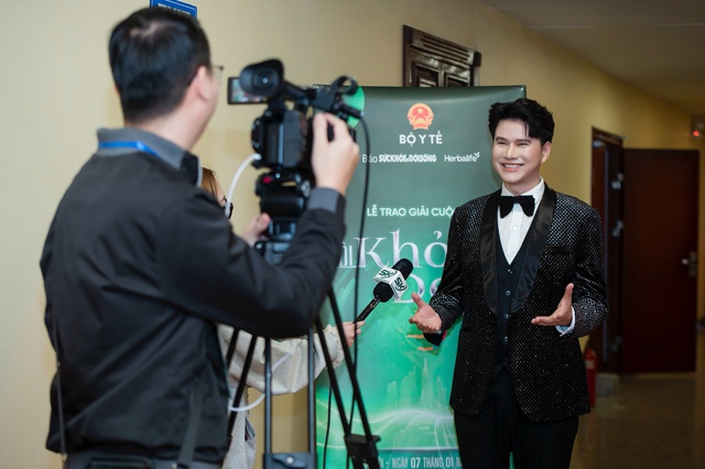 MC Vũ Mạnh Cường: 'Thói quen tập luyện thể dục giúp hạnh phúc hơn' - Ảnh 3. MC Vũ Mạnh Cường: 'Thói quen tập luyện thể dục giúp hạnh phúc hơn' - Ảnh 3.