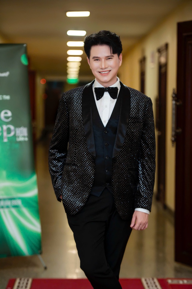 MC Vũ Mạnh Cường: 'Thói quen tập luyện thể dục giúp hạnh phúc hơn' - Ảnh 5. MC Vũ Mạnh Cường: 'Thói quen tập luyện thể dục giúp hạnh phúc hơn' - Ảnh 5.