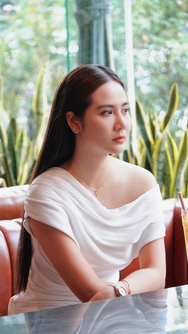 Phan Minh Huyền thăng hạng phong cách thời trang trong Cách em 1 milimet - Ảnh 5. Phan Minh Huyền thăng hạng phong cách thời trang trong Cách em 1 milimet - Ảnh 5.