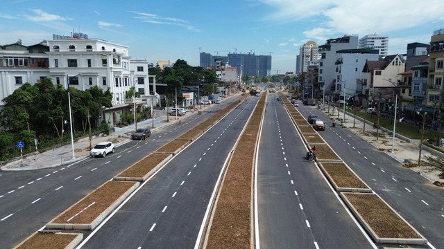 Cận cảnh tuyến Vành đai 2.5 thông xe kỹ thuật, mở luồng di chuyển qua khu đô thị 'nhà giàu' - Ảnh 2.