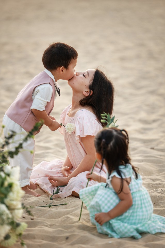 H&agrave; Anh v&agrave; chồng - Ảnh 1.
