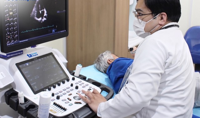 Ph&ugrave; ch&acirc;n tay, người đ&agrave;n &ocirc;ng đi kh&aacute;m ph&aacute;t hiện suy tim v&agrave; suy thận: Nếu c&oacute; dấu hiệu n&agrave;y cần cảnh gi&aacute;c - Ảnh 1.