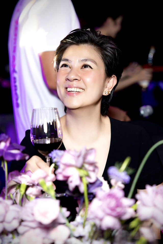 Diễn vi&ecirc;n Kim Thư: 'Đến l&uacute;c đ&aacute;nh thức lại phi&ecirc;n bản năng động của ch&iacute;nh m&igrave;nh' - Ảnh 2.