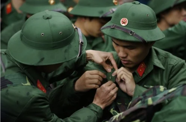 6 h&agrave;nh vi bị nghi&ecirc;m cấm đối với nghĩa vụ qu&acirc;n sự kh&ocirc;ng phải ai cũng nắm r&otilde; - Ảnh 1.