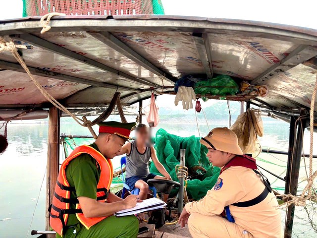 Hà Nội xử lý nghiêm hành vi Dùng kích điện khai thác thủy sản trái phép năm 2026 - Ảnh 2.