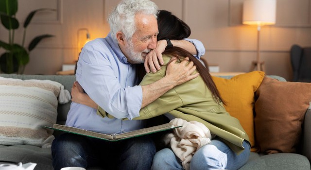 Muốn tuổi gi&agrave; kh&ocirc;ng c&ocirc; quạnh, cha mẹ nhất định phải tr&aacute;nh 4 sai lầm n&agrave;y khi nu&ocirc;i dạy con - Ảnh 1.
