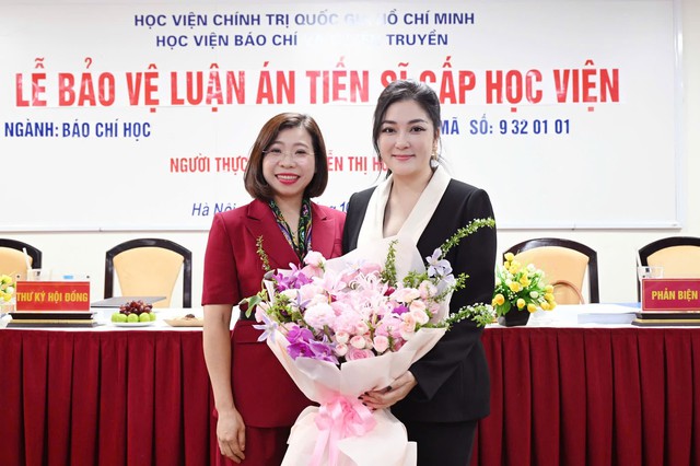 Hoa hậu Nguyễn Thị Huyền kiên trì, nỗ lực, quyết tâm bảo vệ luận án Tiến sĩ - Ảnh 1.