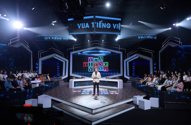MC Đức Bảo dẫn chương tr&igrave;nh Vua tiếng Việt m&ugrave;a 7 tr&ecirc;n VTV3 năm 2026 - Ảnh 1.