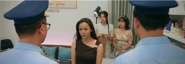 Minh rơi v&agrave;o bế tắc , Dung bị ' b&oacute;c phốt ' trong đội b&oacute;ng nữ l&agrave;ng Xu&acirc;n - Ảnh 3.
