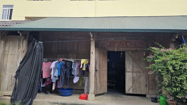 MS 1023: X&oacute;t xa cảnh người mẹ nằm liệt giường, hai con thơ nheo nh&oacute;c - Ảnh 3.