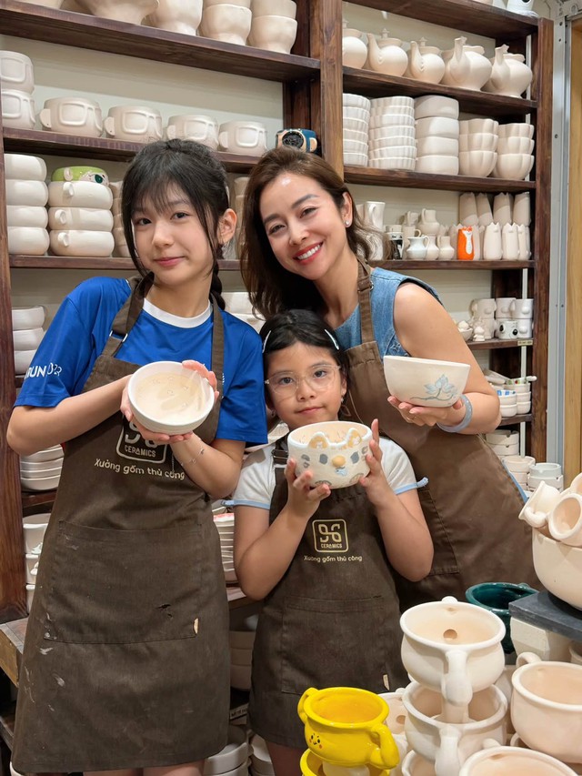 2 con g&aacute;i nh&agrave; Jennifer Phạm g&acirc;y ch&uacute; &yacute; - Ảnh 1.