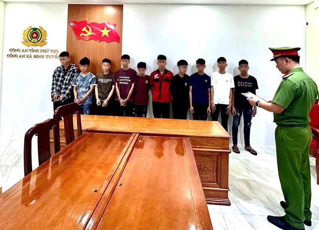 Ph&uacute; Thọ khởi tố 10 thanh thiếu ni&ecirc;n trong vụ hỗn chiến mang hung kh&iacute; nguy hiểm - Ảnh 1.