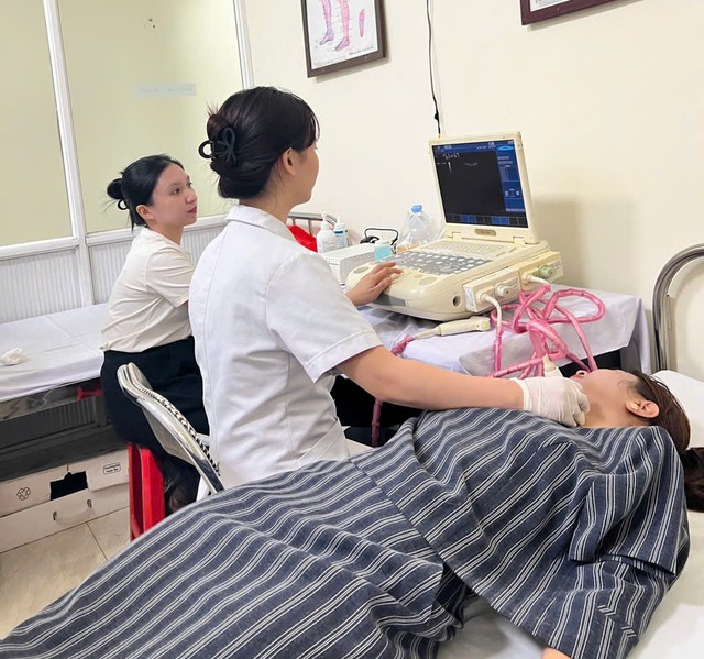 Phường Hoàn Kiếm tổ chức khám sàng lọc sức khỏe sinh sản miễn phí cho lao động nữ - Ảnh 3.