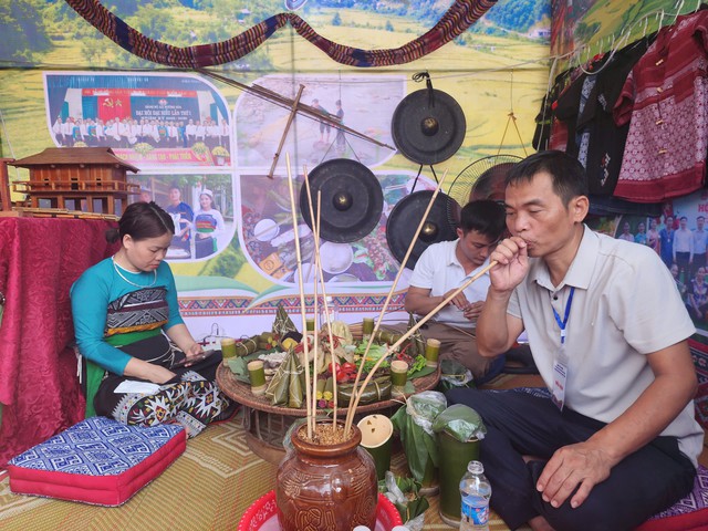 Phi&ecirc;n chợ v&ugrave;ng cao xứ Thanh tại Lam Kinh hội tụ văn h&oacute;a v&agrave; ẩm thực đặc sắc - Ảnh 9.
