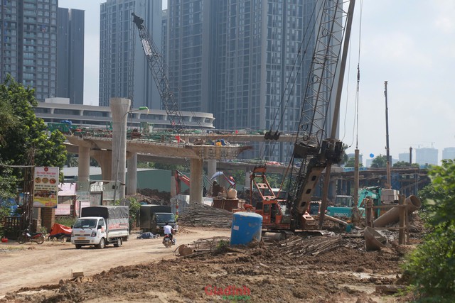 GĐXH - Được khởi c&ocirc;ng từ th&aacute;ng 4/2025 với tổng vốn đầu tư gần 2.400 tỷ đồng, dự &aacute;n n&uacute;t giao kh&aacute;c mức giữa V&agrave;nh đai 3.5 v&agrave; Đại lộ Thăng Long đang đẩy nhanh tiến độ thi c&ocirc;ng. - Ảnh 4.