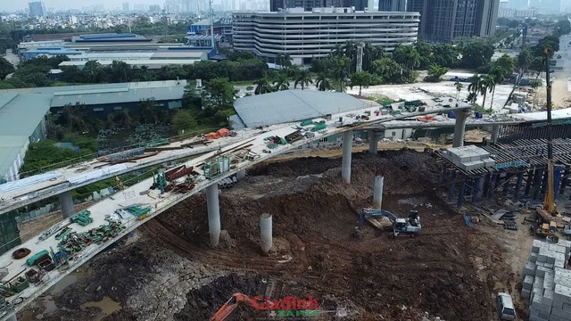 GĐXH - Được khởi c&ocirc;ng từ th&aacute;ng 4/2025 với tổng vốn đầu tư gần 2.400 tỷ đồng, dự &aacute;n n&uacute;t giao kh&aacute;c mức giữa V&agrave;nh đai 3.5 v&agrave; Đại lộ Thăng Long đang đẩy nhanh tiến độ thi c&ocirc;ng. - Ảnh 8.