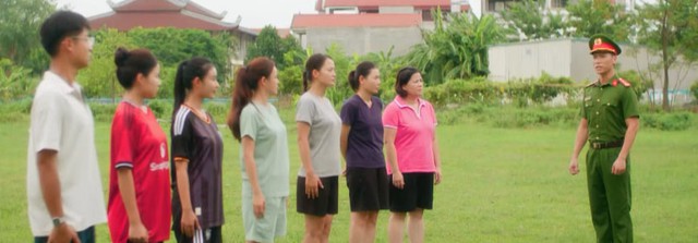 Đội b&oacute;ng nữ l&agrave;ng Xu&acirc;n - Tập 9: Trước &acirc;m mưu ph&aacute; đội b&oacute;ng chiếm đất, Đại &uacute;y C&ocirc;ng an l&agrave;m HLV cho đội b&oacute;ng - Ảnh 1.