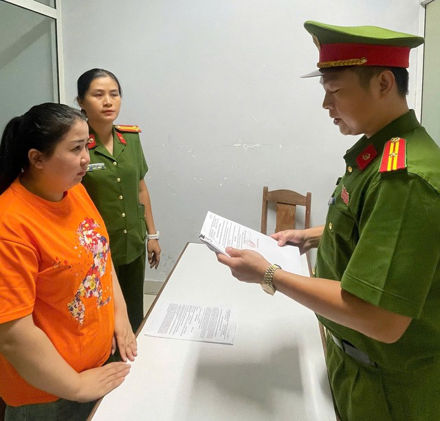 Khởi tố Trần Thị Mỹ Hạnh lừa g&oacute;p vốn mua h&agrave;ng chiếm đoạt hơn 15,4 tỷ đồng - Ảnh 1.