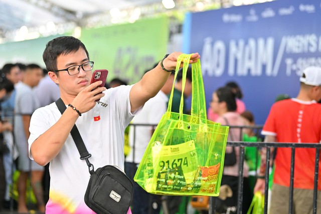 VPIM Expo ng&agrave;y đầu thu h&uacute;t runner, sẵn s&agrave;ng cho ng&agrave;y hội chạy bộ giữa l&ograve;ng H&agrave; Nội - Ảnh 3.