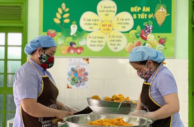 Tin sáng 21/10: Miền Bắc đón không khí lạnh; Hà Nội chốt mức trần tiền ăn bữa trưa bán trú - Ảnh 1.