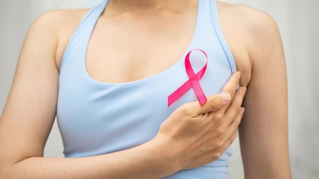 Khuyến kh&iacute;ch phụ nữ chủ động tầm so&aacute;t ung thư v&uacute; - Ảnh 1.