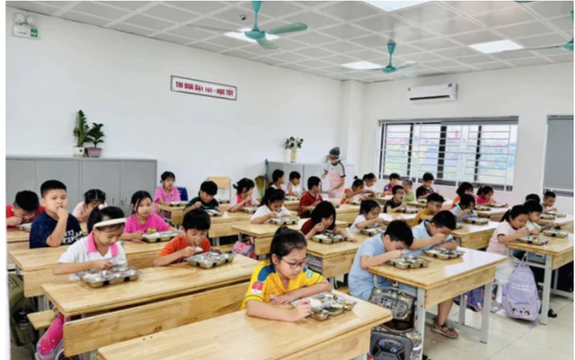 H&agrave; Nội tăng mức trần tiền ăn b&aacute;n tr&uacute; l&ecirc;n 50.000 đồng/học sinh/ng&agrave;y - Ảnh 1.
