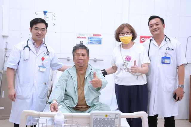 Tin s&aacute;ng 22/10: Th&ocirc;ng tin mới nhất vụ nam sinh lớp 12 tại H&agrave; Nội h&agrave;nh hung c&ocirc; gi&aacute;o g&atilde;y xương mũi; Truy n&atilde; đối tượng trộm v&agrave;ng của cha ruột - Ảnh 3.