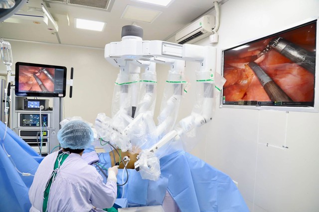 Rối loạn ti&ecirc;u h&oacute;a, đại tiện ra m&aacute;u, người đ&agrave;n &ocirc;ng 47 tuổi ph&aacute;t hiện mắc ung thư - Ảnh 1.