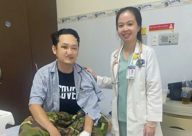 Nam thanh ni&ecirc;n 34 tuổi xuất huyết ti&ecirc;u h&oacute;a, n&ocirc;n ra m&aacute;u thừa nhận 1 sai lầm nhiều người Việt mắc phải - Ảnh 1.