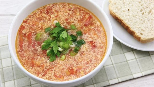 Trẻ ăn trứng gà có bị dậy thì sớm không? Bác sĩ giải đáp thắc mắc - Ảnh 2.