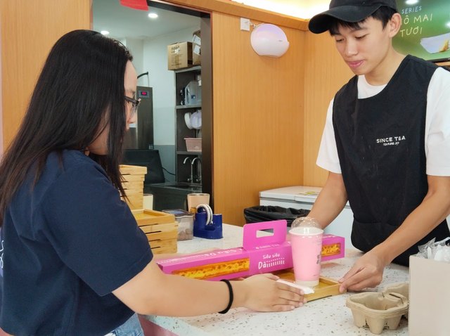 Khi đồ ăn, thức uống 'si&ecirc;u d&agrave;i' trở th&agrave;nh xu hướng - Ảnh 9.