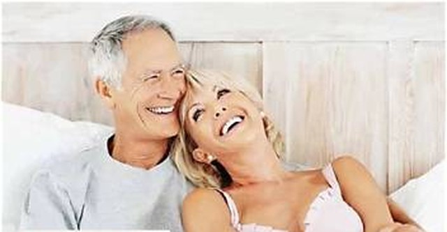 L&agrave;m c&aacute;ch n&agrave;o để duy tr&igrave; sức khỏe trong "chuyện ấy" ở người cao tuổi v&agrave; đảm an to&agrave;n - Ảnh 1.