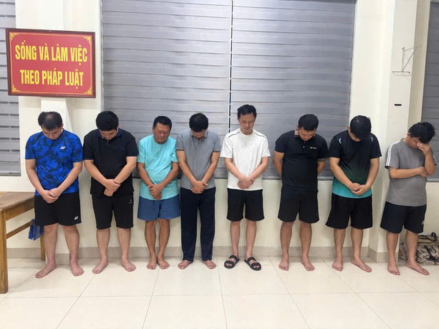 Hà Nội: 2 giảng viên đại học bị khởi tố vì liên quan đến đường dây làm giả bằng cấp quy mô lớn - Ảnh 5.