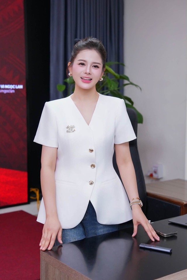 Căn nhà không mái che: Cô bán bánh rán vui tính 'gây sốt' dù chỉ xuất hiện 1 phút - Ảnh 4.