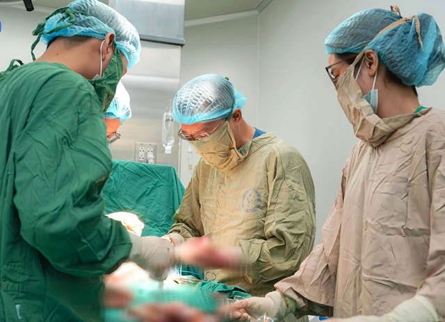 Ca mổ lấy thai đặc biệt ở sản phụ ung thư v&uacute; di căn nhiều vị tr&iacute; - Ảnh 1.