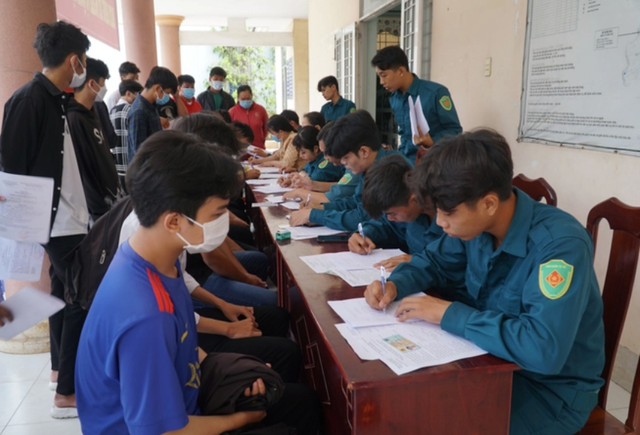 Kh&ocirc;ng đăng k&yacute; nghĩa vụ qu&acirc;n sự lần đầu, c&ocirc;ng d&acirc;n c&oacute; thể bị phạt đến 10 triệu đồng - Ảnh 1.