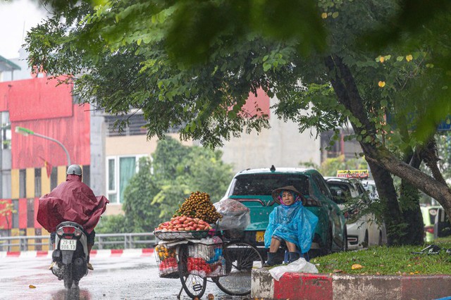 V&igrave; sao miền Bắc nắng n&oacute;ng ngột ngạt, nhiệt độ tới 35 độ C v&agrave;o cuối thu d&ugrave; xuất hiện kh&ocirc;ng kh&iacute; lạnh? - Ảnh 2.